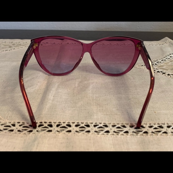 Louis Vuitton Violet Sunglasses - Picture 10 of 11